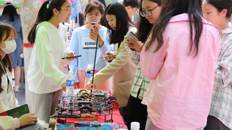 容器编排实战案例：源码下载与部署指南